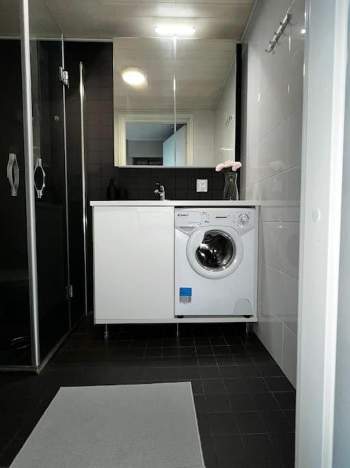 Cozy Penthouse Loft - Near The Airport Apartment Vantaa Luaran gambar